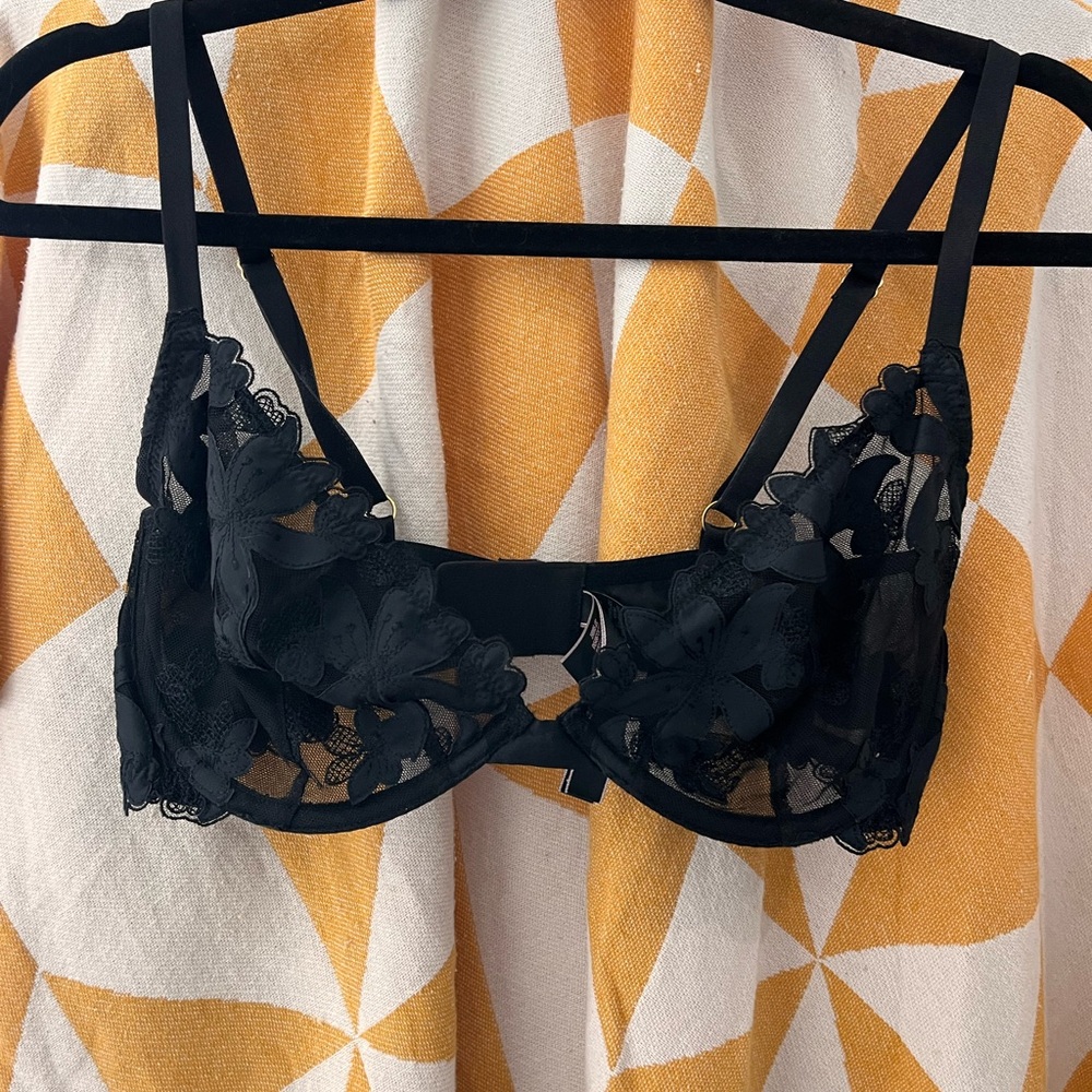 Victoria's Secret Black Floral Lace Bra
